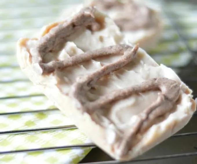 Cinnamon Bun Fat Bomb by Ditch the Wheat
