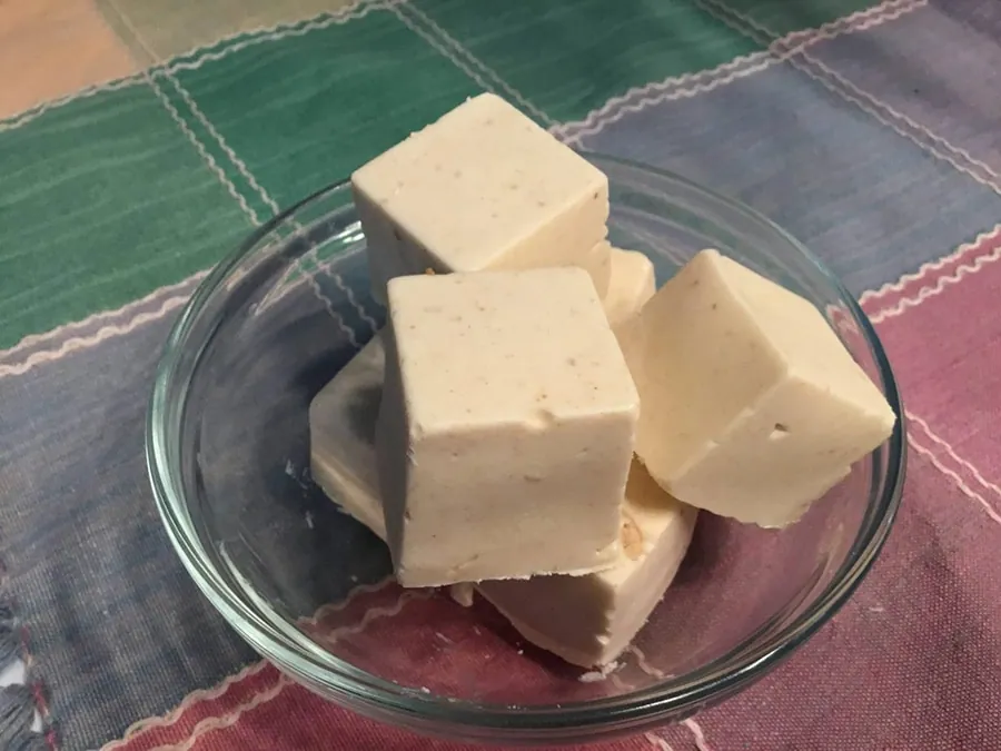 Easy Ginger Vanilla AIP Fat Bombs by Must Hike Must Eat